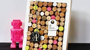 Kork eignet sich ideal, um eine pinnwand zu basteln. Pinnwand Aus Korken Basteln So Geht S Geolino