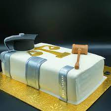 نشارككم مناسباتكك باجمل التصاميم للطلب واتس اب فقط كيكة كيك كيكات كيكه كيكه تخرج محامي محامية المحامي كلية الحق graduation cakes instagram posts cake