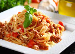 Rebus spaghetti dalam panci sambil di taburi garam di atasnya, lalu tunggu hingga matang dan kenyal. Resepi Sphagetti Bolognese Jom Buat Sos Bolognese Sendiri
