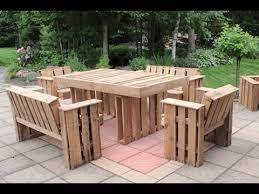 Que ce soit en intérieur avec par exemple une chaise, une table basse, un lit et une tête de lit. Fabriquer Du Mobilier De Palettes Cours En Ligne Avec Denis Fortin Youtube