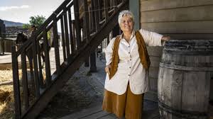 Joséphine est un ange gardien très particulier, qui descend sur terre pour aider les gens à surmonter leurs problèmes quotidiens. Josephine Ange Gardien Vous Emmene Au Far West