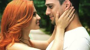 În vreme ce la vârsta ei fetele se uită la telenovele sau ies la distracţie, ea e chiar acolo, în serial. Cristina CiobanÄsu Si Vlad Gherman Despre NuntÄ Èi Copii In Viva De Aprilie