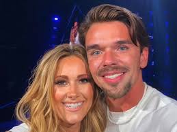 Helene Fischer: Fan geht plötzlich vor ihr auf die Knie