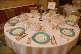 ディズニー婚におすすめ 可愛いディズニー風席札のデザイン12選 結婚式準備はウェディングニュース 2021 結婚式 ディズニー風 結婚式 席次表 ディズニー 結婚式 ディズニー