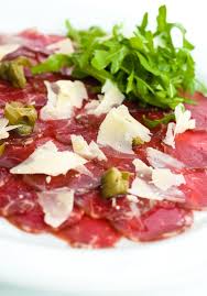 Kalbfleisch Pilz Carpaccio Mit Pecorino Und Basilikum Rezept Italienische Gerichte Italienisches Essen Und Lebensmittel Essen