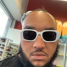 Looking for someone to install wallpaper/peel & stick