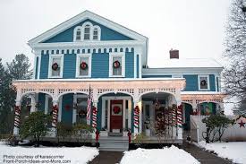 Christmas Wreath Decorations Ideas For Your Home And Front Porch Christmas Porch Front Porch Christmas Decor Victorian Porch