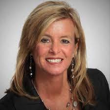 Lorrie Lund's Instagram, Twitter & Facebook