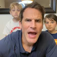 Ice Cubes gotta a problem with me??? (golden apple)