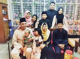 Assalamualaikum, selamat hari raya semua. Famili Tuan Ihsan Raya Lertyi