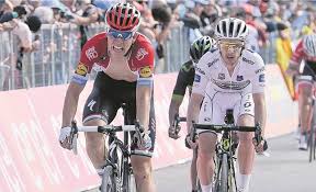 À partir de mossa, le circuit se concentrera autour de la montée répertoriée de gornje cerovo, avec une succession d'autres difficultés. Giro Bob Jungels Tout Le Monde Est A Bout Le Quotidien