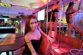 Service staff make sure you are kept topped up with drinks and the girls. Hanging Out On Soi 6 Pattaya Bangkok112
