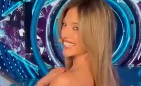 Alessia marcuzzi, conduttrice e attrice italiana. Kc4bj7ocha4ejm