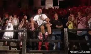 Wirklich fehlen tut mir eigentlich nichts. Andreas Gabalier I Sing A Liad Fur Di 2015 On Make A Gif