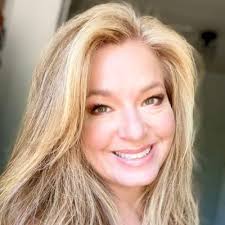 Sandie Smith (@SandieSilveria)