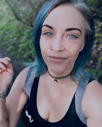 I wish I could see your eyes in person. They are phenomenal along with your  natural Beauty. SMILE 😁🌹 🌹🌹