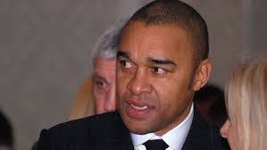 Elliott text forces his resignation