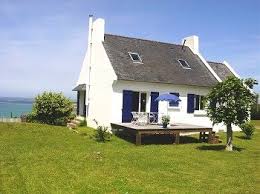 Das Ferienhaus Vom Garten Aus Gesehen Mit Terrasse Und Me Ferienhaus Bretagne Ferienhaus Ferien