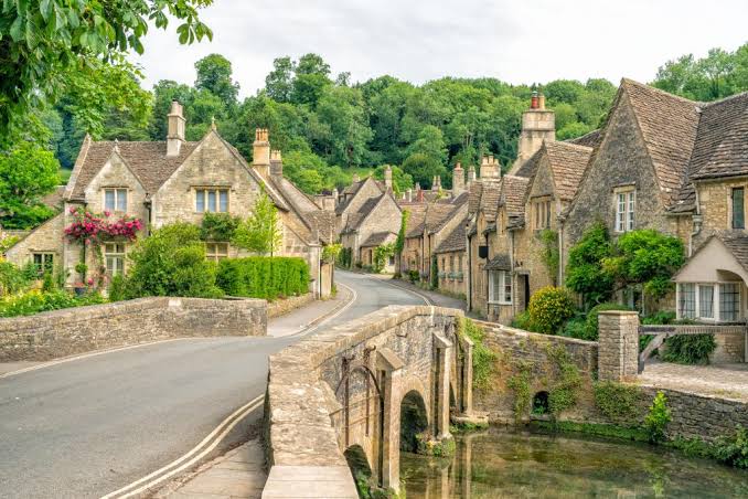 Meghan Markle demands 9 bedrooms for new UK home