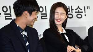 Follow the iconic cat and mouse duo as they settle in to their new digs at the royal gate hotel. Downloadwanted Kim Ah Jung Kim Ah Joong Goes To Extreme Lengths To Get Into Character