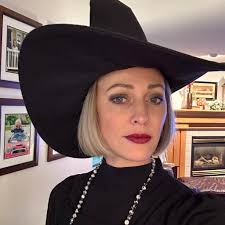 Just a gentle reminder to slow down and enjoy the little things 🤍✨  #Christmas #simplejoys #everydaymagic #snow #morningvibes #fblifestyle