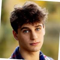 Andrew Treanor's Instagram, Twitter & Facebook