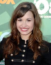 No matter she is wearing a straight haircut or a wavy hairstyle, no matter she parts her hair from the side or the center, she is just a diva. Demi Lovato S Hair Is In A Bob Haircut Now See Her New Look