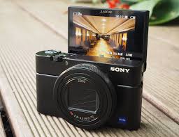 The Best Vlogging Cameras Of 2019 Panasonic Nikon Sony And Canon