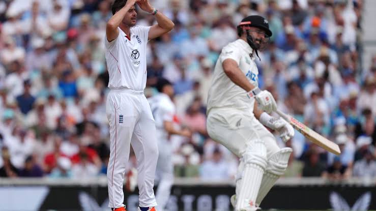 New Zealand tightens grip at The Oval as England slumps to 182-5 chasing 463 :: WRAL.com