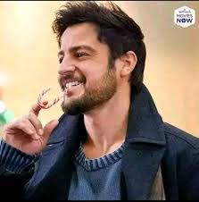 Dwight Doss's Instagram, Twitter & Facebook