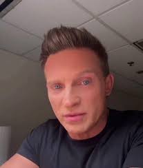𝗦𝗔𝗬 𝗬𝗘𝗦 𝗜𝗙 𝗬𝗢𝗨 𝗟𝗢𝗩𝗘 STEVE BURTON 😍 😎❤️