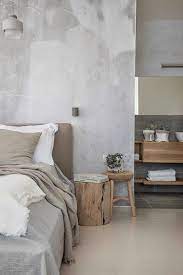 betonlook verf over behang bedroom interior warm home decor home decor bedroom