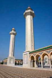 Červen je s dopravou letecky, s letenkou z letiště praha, s odletem zítra. Monastir Tunisko Tunisia Islamic Architecture North Africa