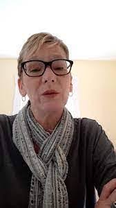 Leslie Parham's Instagram, Twitter & Facebook