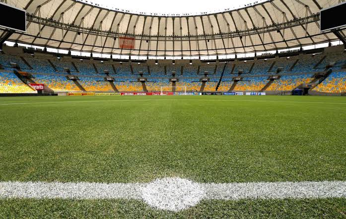 E o gramado? Corinthians e Flamengo entram em campo no Maracanã horas depois do clássico no Rio
