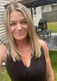 Beth Rubel's Instagram, Twitter & Facebook