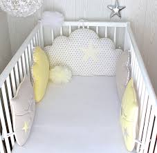 tour de lit bebe nuage et hiboux couleur blanc beige et jaune parure de lit bebe lit bebe tour de lit bebe