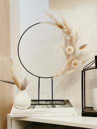 Diy projects for the home. Neues Bei Uns Dried Flower Ring Trockenblumen Diy Mit Metallringen Holzwerk Kreativatelier