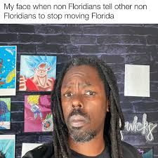 What the.... 😳😮 Takes this picture from inside his house in Florida..