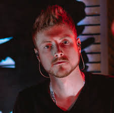 Long & McQuade (Kingston)