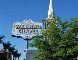 Las vegas wedding chapels are as diverse as the city itself, from the traditional to the unique or downright oddball. Comment Se Marier A Las Vegas Sunset Bld