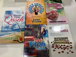 Waktu itu, zaza sebagai salah satu anggota palang merah remaja (pmr) bertugas. Novel Kau Yang Satu Nia Azalea Bab 3