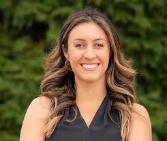 Brooke Bartlett's Instagram, Twitter & Facebook