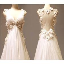 I Think It Looks Like A Lord Of The Rings Wedding Dress I 3 It A Line Bridal Gowns Bridal Gowns Wedding Dresses
