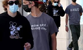 Australian singer, rapper, songwriter, and record producer. The Kid Laroi 17 Is Spotted Hanging Out With David Beckham S Son Romeo 18 In California Daily Mail Online