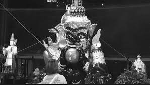 ผมเลยตั้งชื่อเหตุการณ์นี้ว่าราหูซ้อนราหู เพราะว่ามีราหูอมจันทร์ในคืนวันพุธ มันเลยเป็นราหูสองอีเวนต์มาจอยกัน แต่ต้องบอกก่อนว่า ตอนนี้. A2sylsbofwrjwm