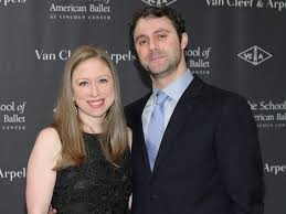 Oct 31, 2019 · chelsea clinton on a stroll with her husband, marc mezvinsky gc images. Chelsea Clinton Is Pregnant With Her Third Baby