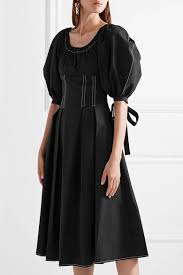 This Black Dress Makes Me Feel Like A Street Style Star Platya Ofisnye Platya Bluzki