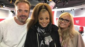 See more ideas about emma bunton, emma, flawless. Janet Jackson Ihr Sohn Kusst Fur Sie Den Fernseher