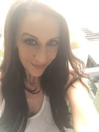 Esme Guzman (@EsmeralditaGr)